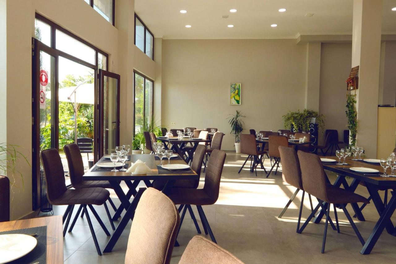 Hotel Horizon Kobuleti Bagian luar foto